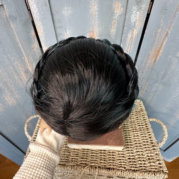 American Girl Corinne Tan GOTY 2022 - Picture 12 of 16